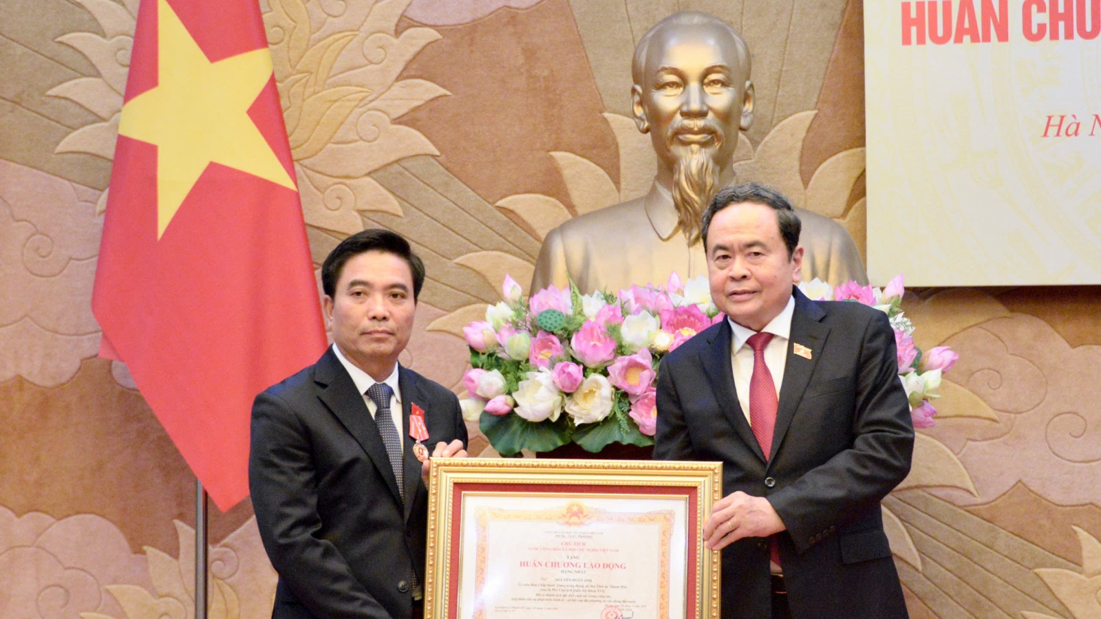 Phó Chủ tịch Quốc hội Nguyễn Doãn Anh nhận Huân chương Lao động hạng Nhất