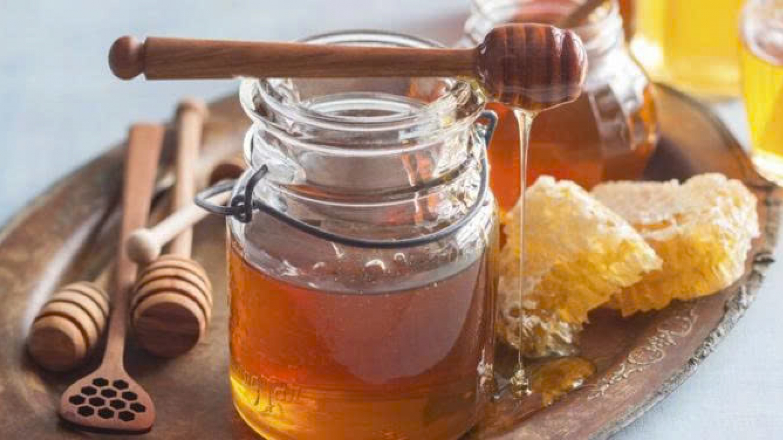Vì sao mật ong có thể để hàng nghìn năm mà không hỏng?