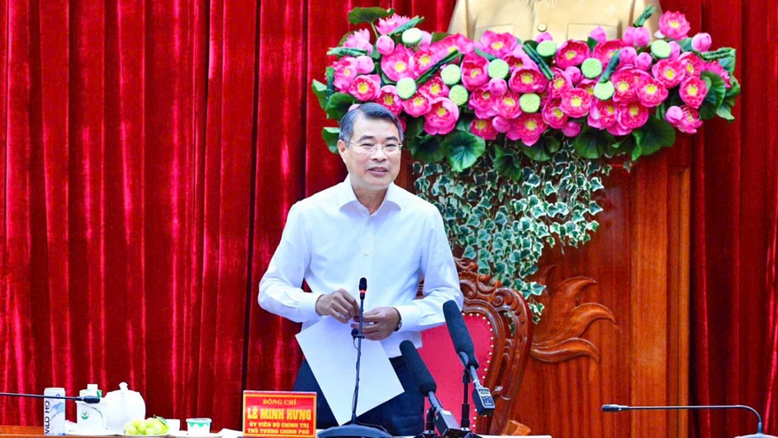 Thủ tướng: Vĩnh Long phải xác lập mô hình mới cho mục tiêu tăng trưởng "2 con số"