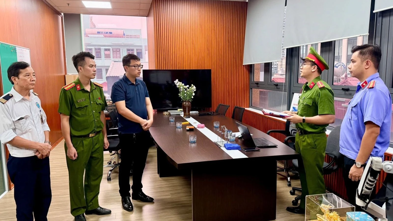 Lần đầu tiên khở tố vụ án dùng Windows, Microsoft Office lậu cài máy tính