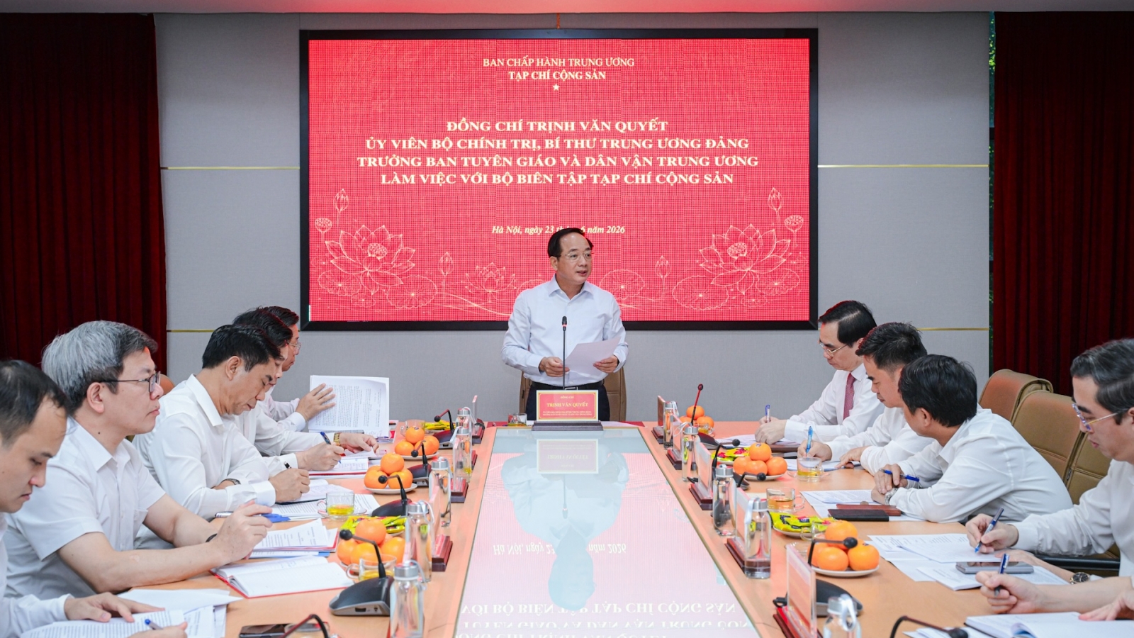 Trưởng Ban Tuyên giáo và Dân vận Trung ương làm việc với Tạp chí Cộng sản