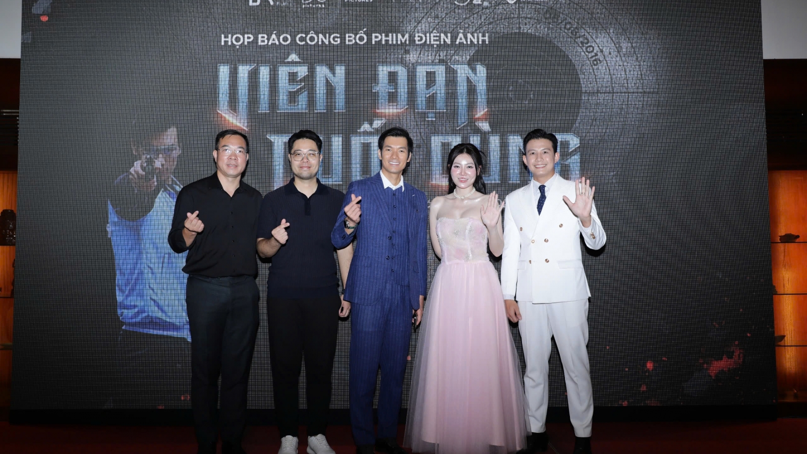 Xạ thủ Hoàng Xuân Vinh xúc động khi cuộc đời được đưa lên màn ảnh