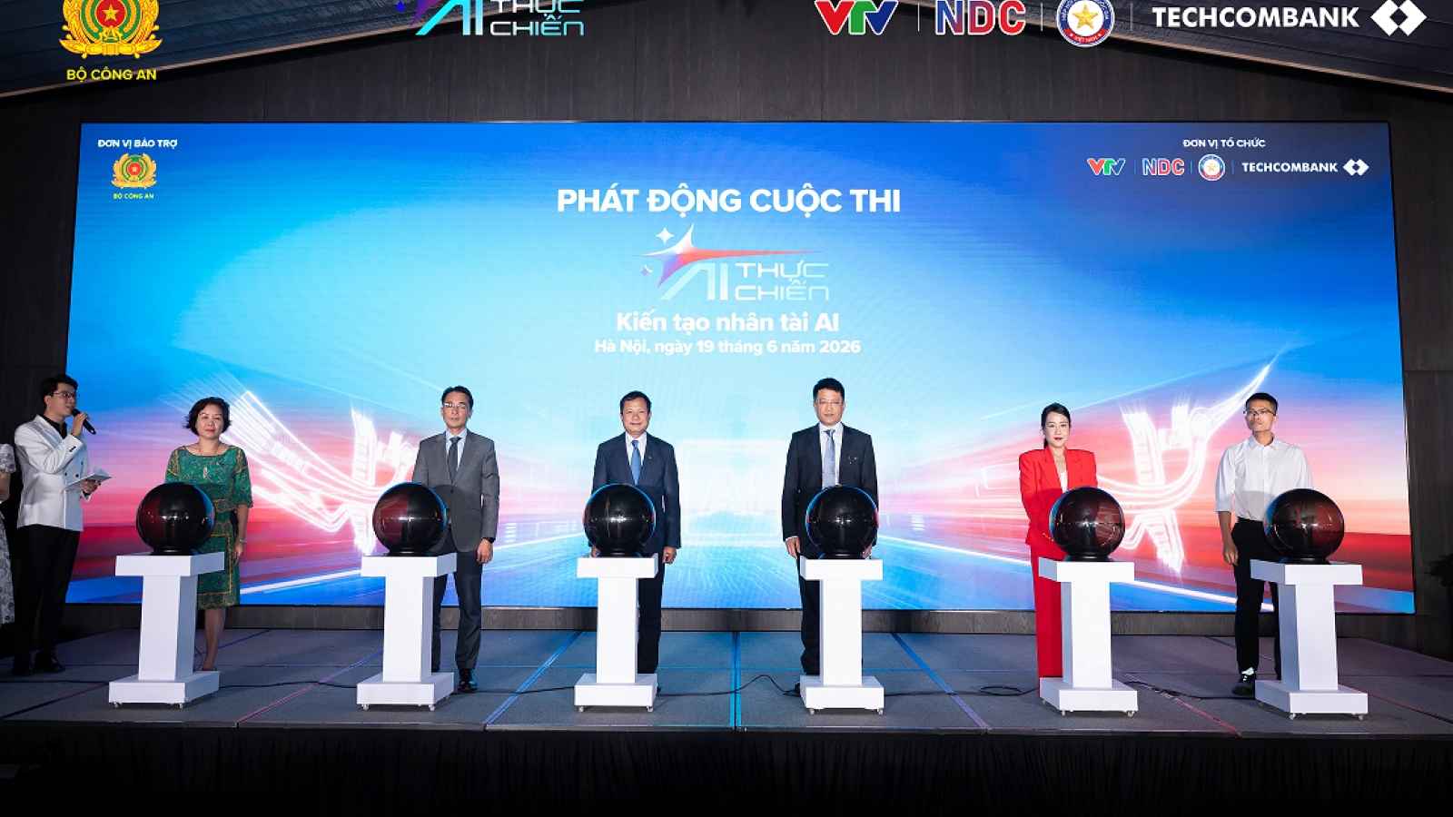 Techcombank tiếp tục đồng tổ chức và tài trợ độc quyền “AI Thực Chiến” mùa 2