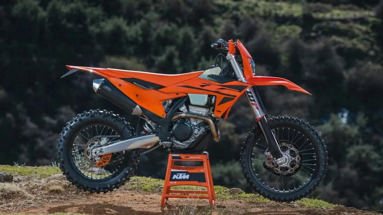 KTM vướng bê bối bán xe máy trái phép, xe đua “đội lốt” xe đường phố