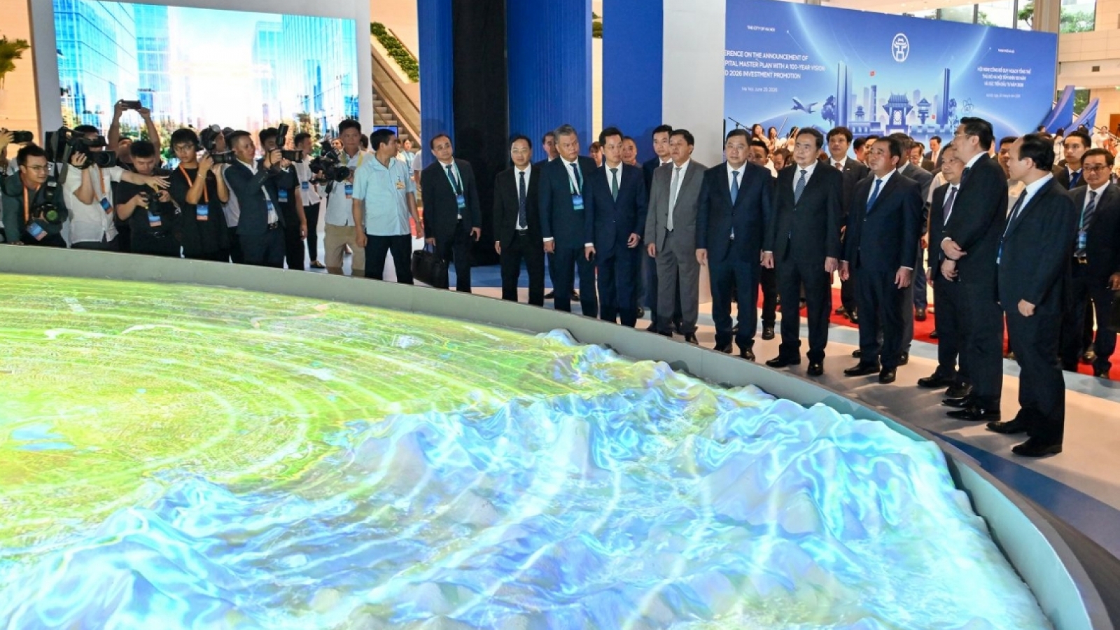 Lấy hiệu quả thực thi, nâng cao đời sống người dân làm thước đo năng lực quản trị