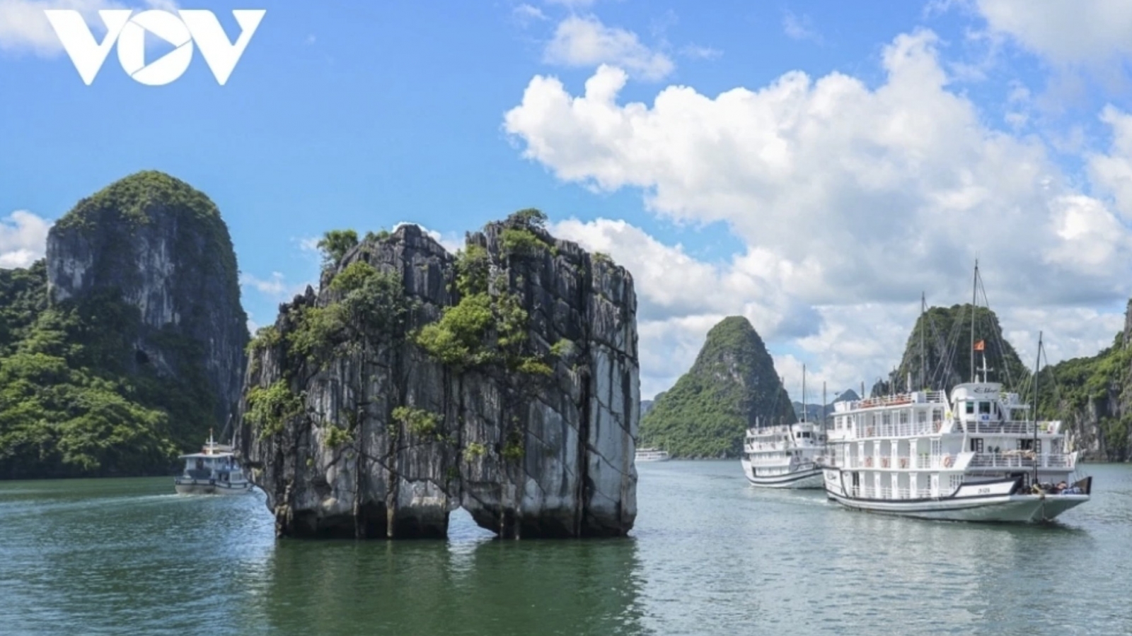 French newspaper spotlights Vietnam’s landscapes, heritage and cuisine