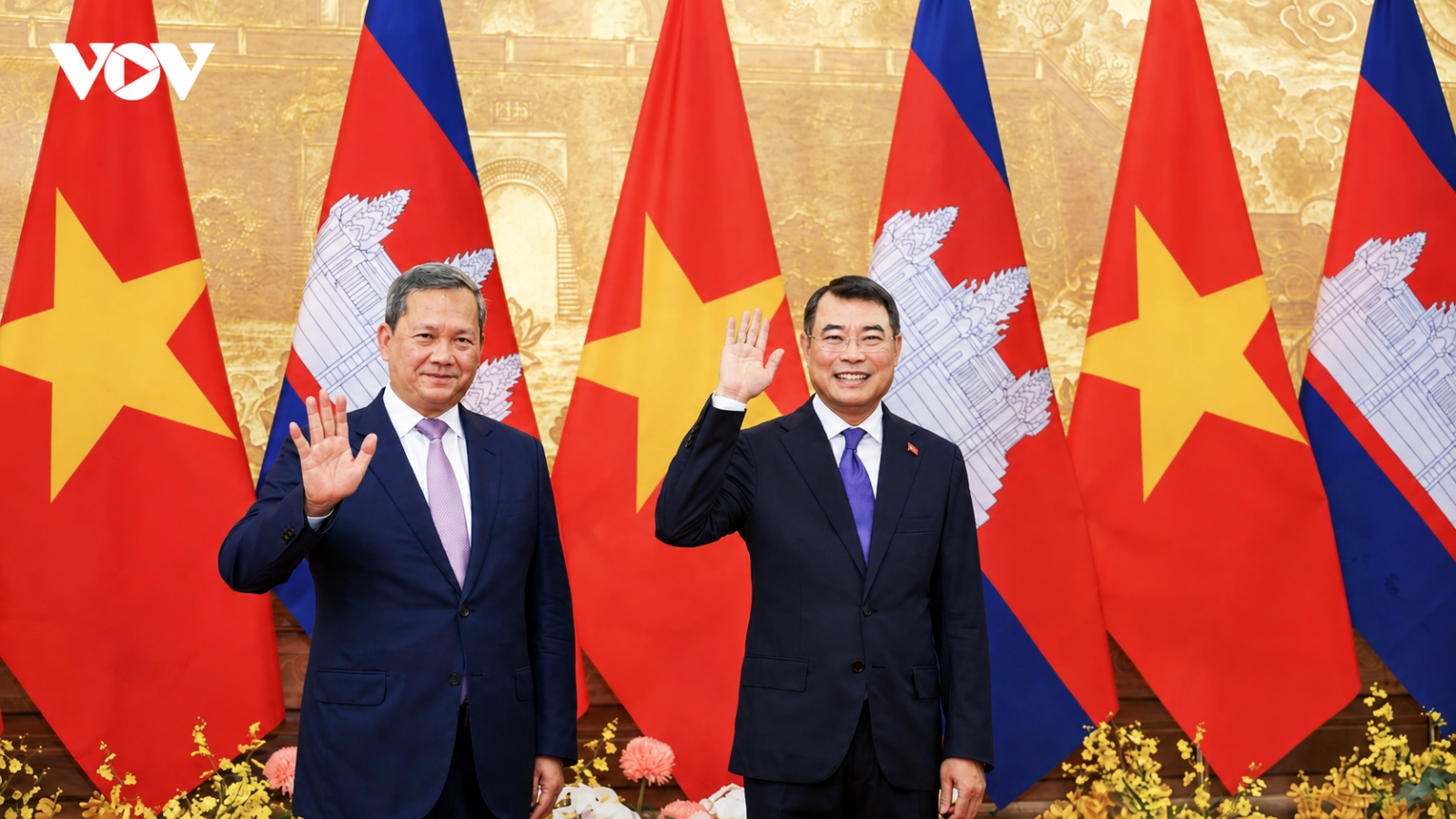 Cambodian PM Hun Manet warmly welcomed in Hanoi on Vietnam visit