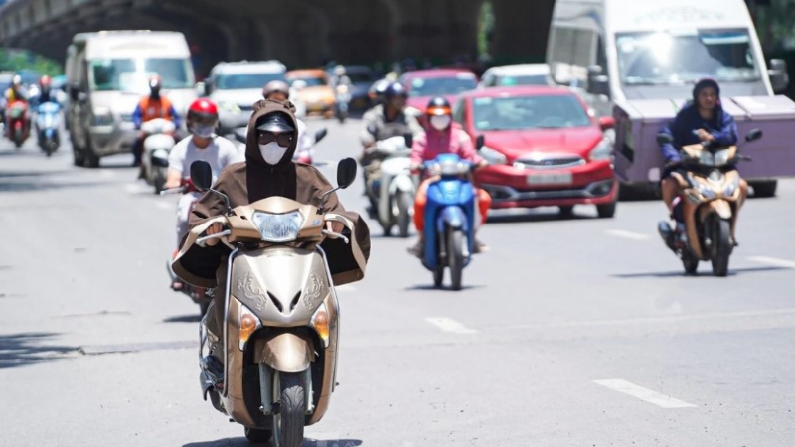 Outdoor temperatures may exceed 40°C as heatwave expands to northern midlands