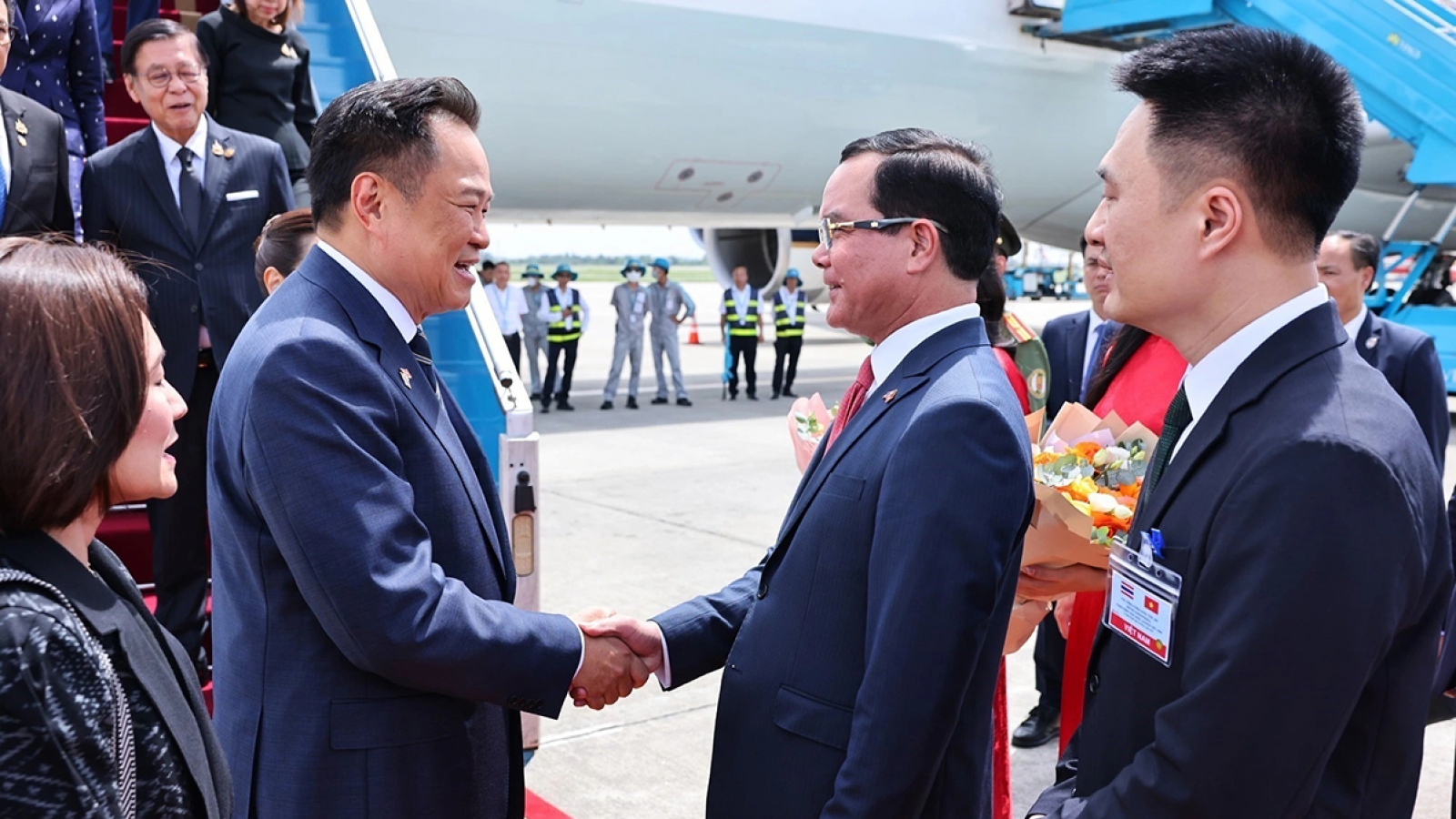 Thai PM arrives in Hanoi for official visit and ASEAN Future Forum