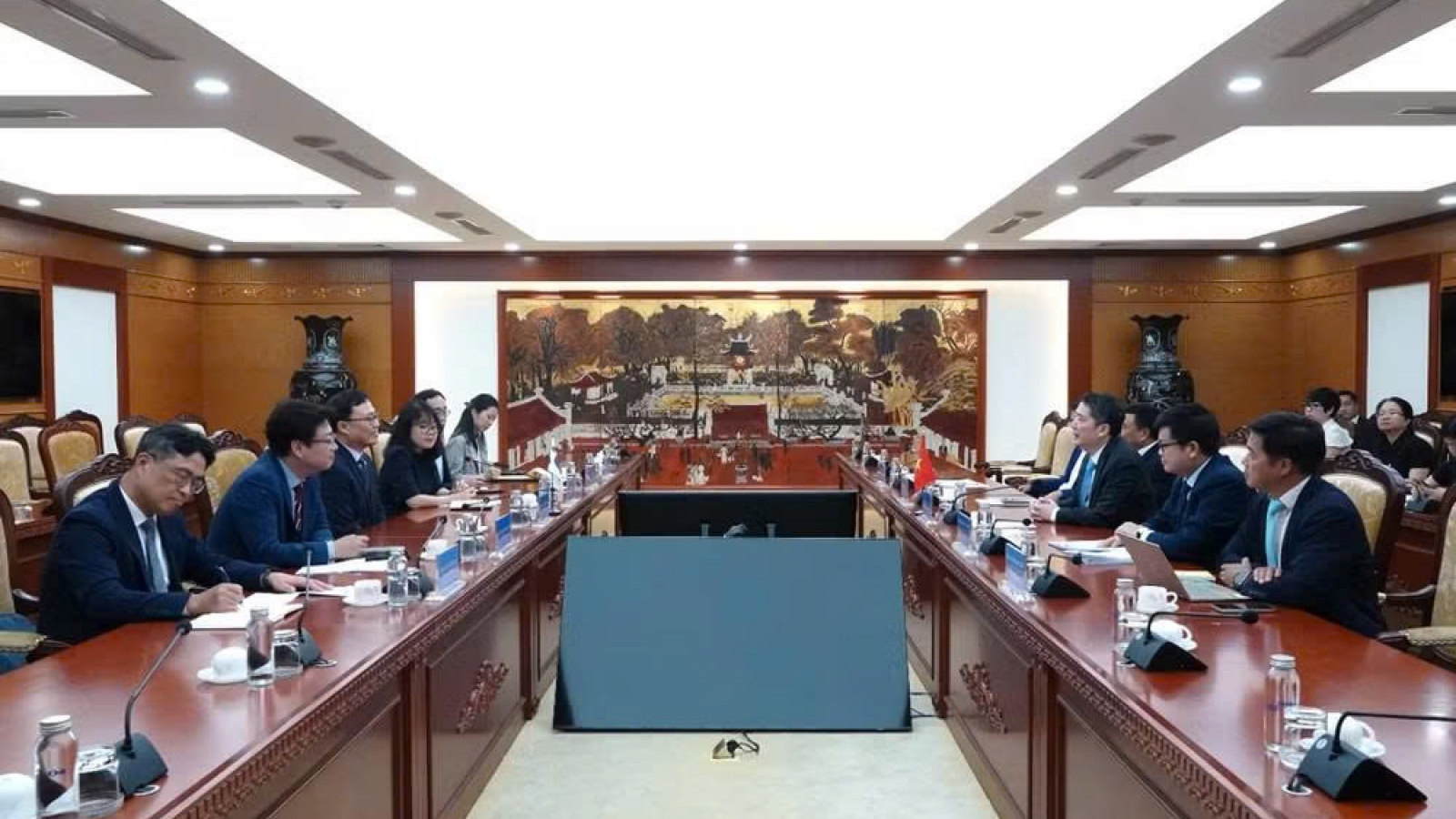 Ambassador pledges more contributions to Vietnam – RoK economic links