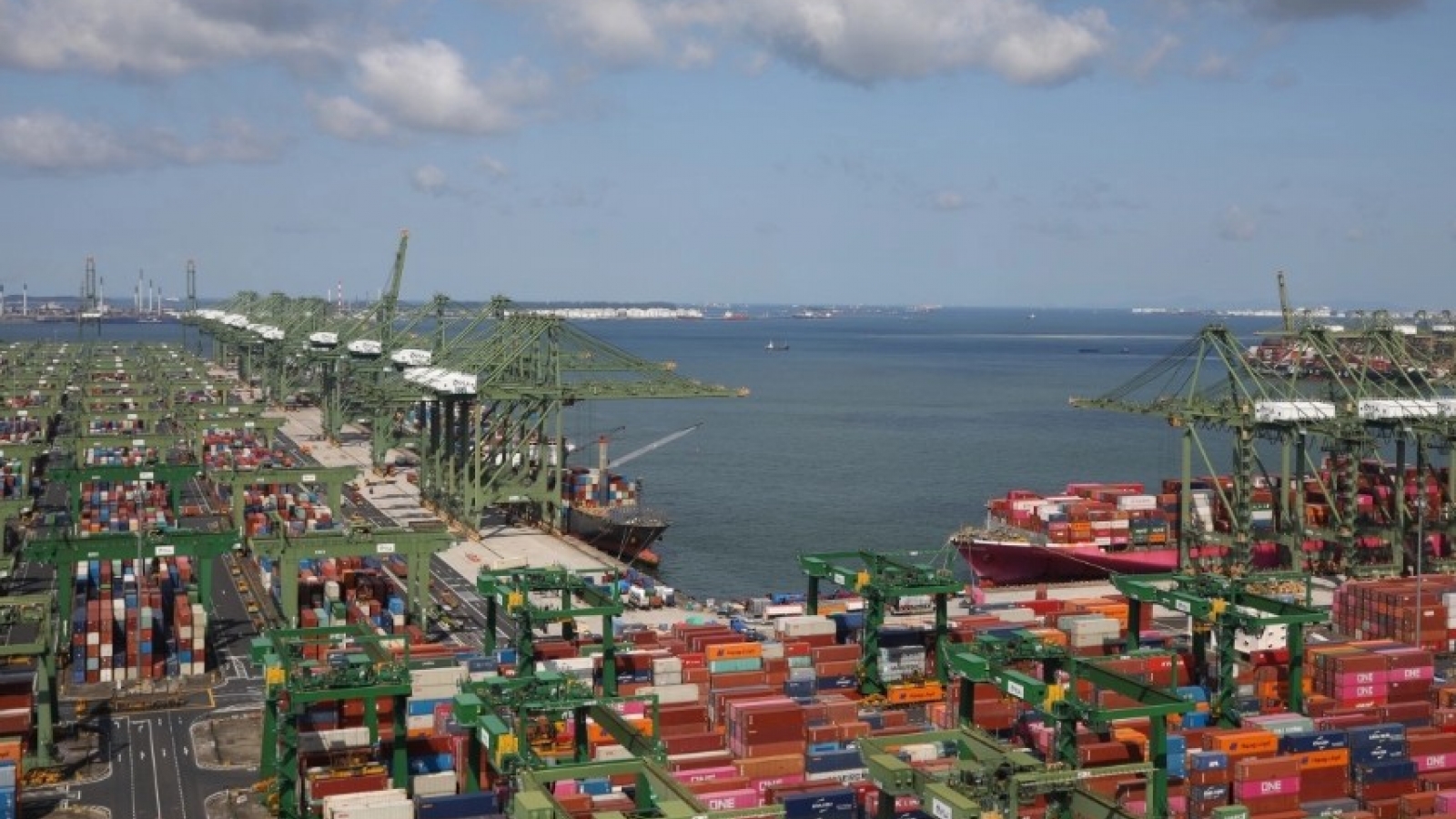 Singapore, Vietnam see closer links in industrial, technology and energy supply chains
