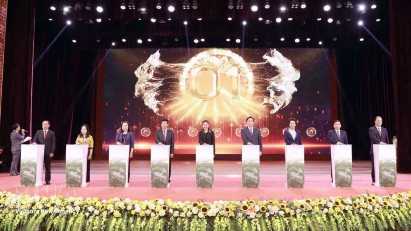 Vietnam, Thailand strengthen investment ties, smart city cooperation