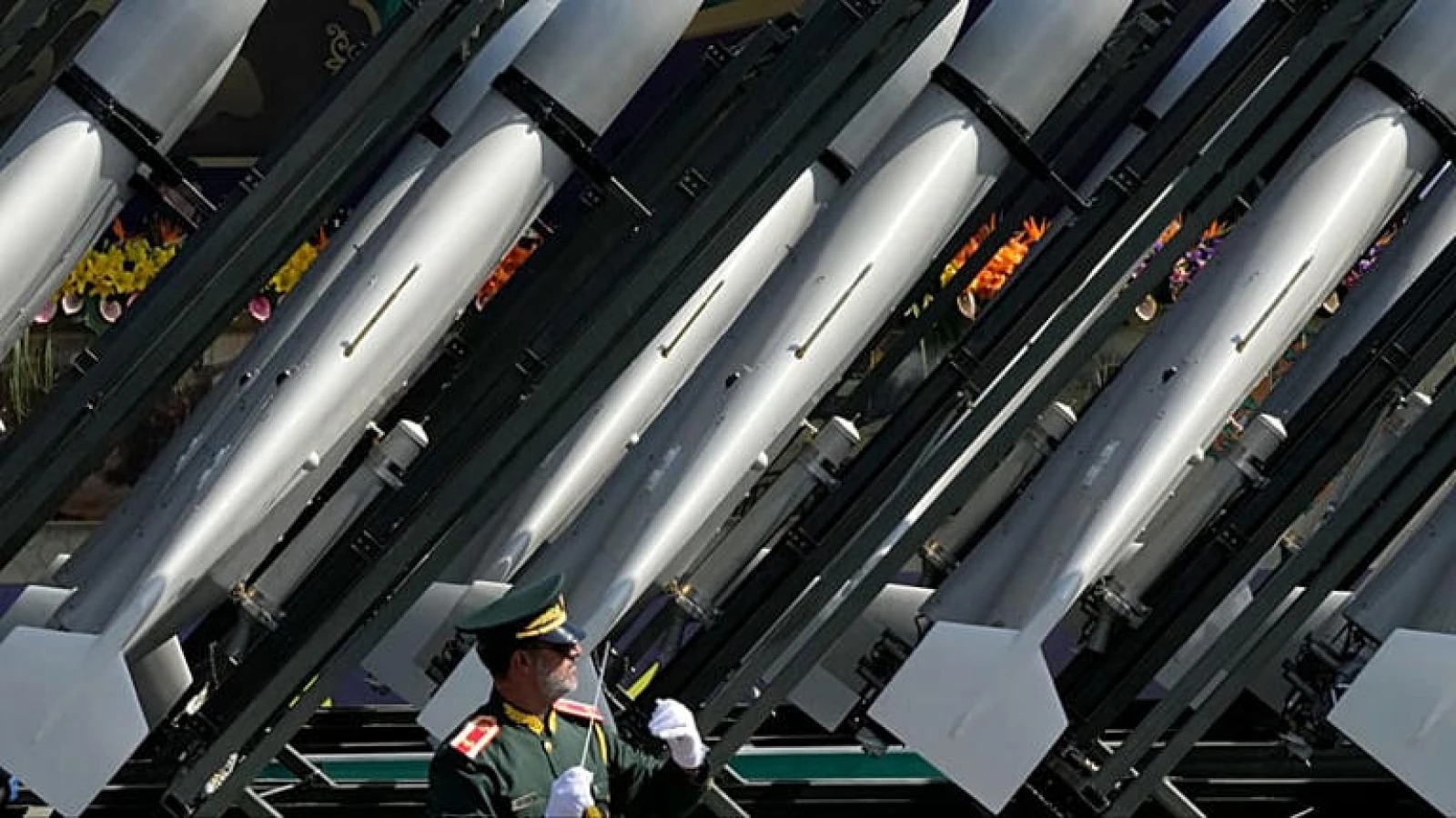 Tướng Iran cảnh báo Mỹ và NATO: Chúng tôi chưa tung hết "át chủ bài"