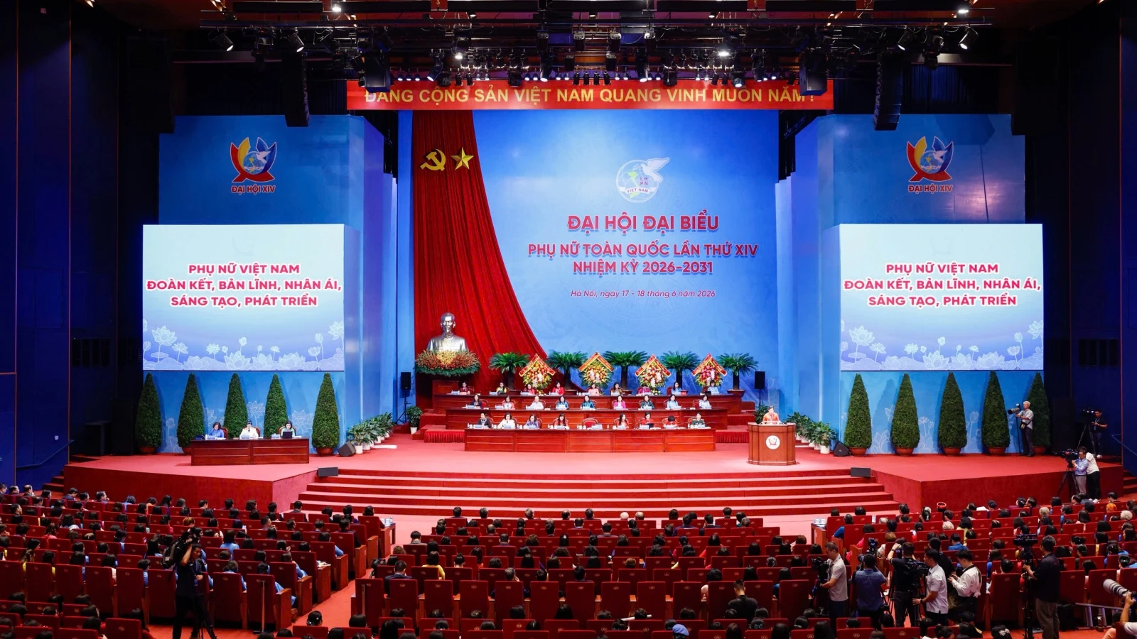 Khơi dậy khát vọng cống hiến, phát huy vai trò phụ nữ Việt Nam trong kỷ nguyên mới