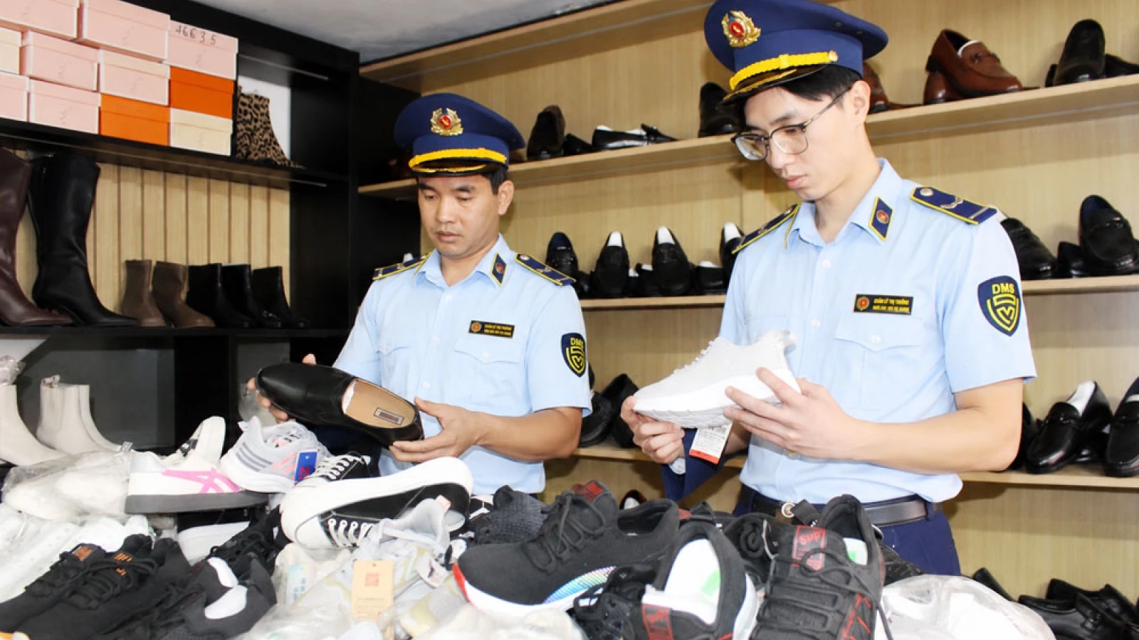 Gần 200 vụ hàng lậu, thực phẩm và mỹ phẩm không rõ nguồn gốc bị xử lý ở Bắc Ninh