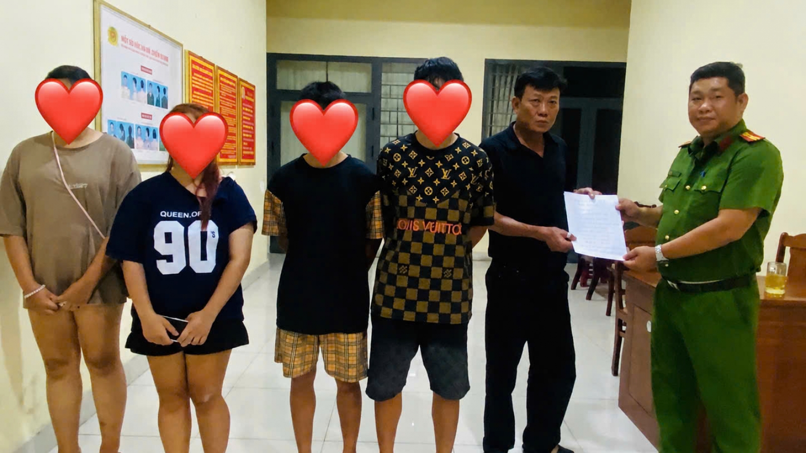 Kịp thời hỗ trợ 4 thiếu niên ngoại tỉnh trở về nhà an toàn