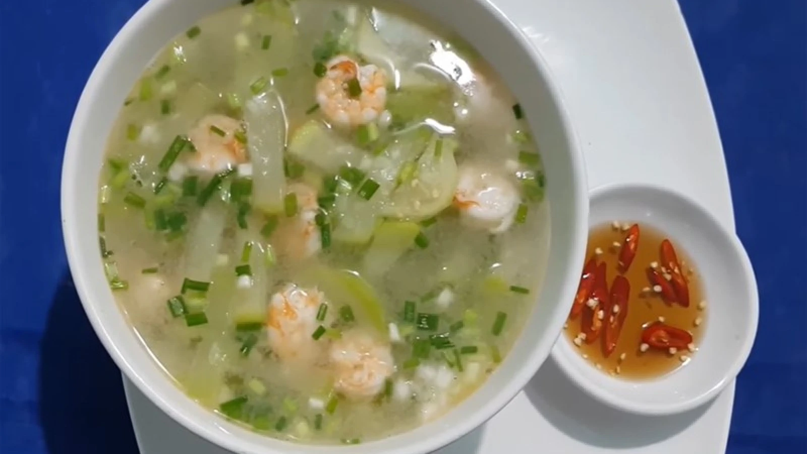 8 món canh thanh mát giúp cơ thể dễ chịu hơn trong ngày nắng nóng