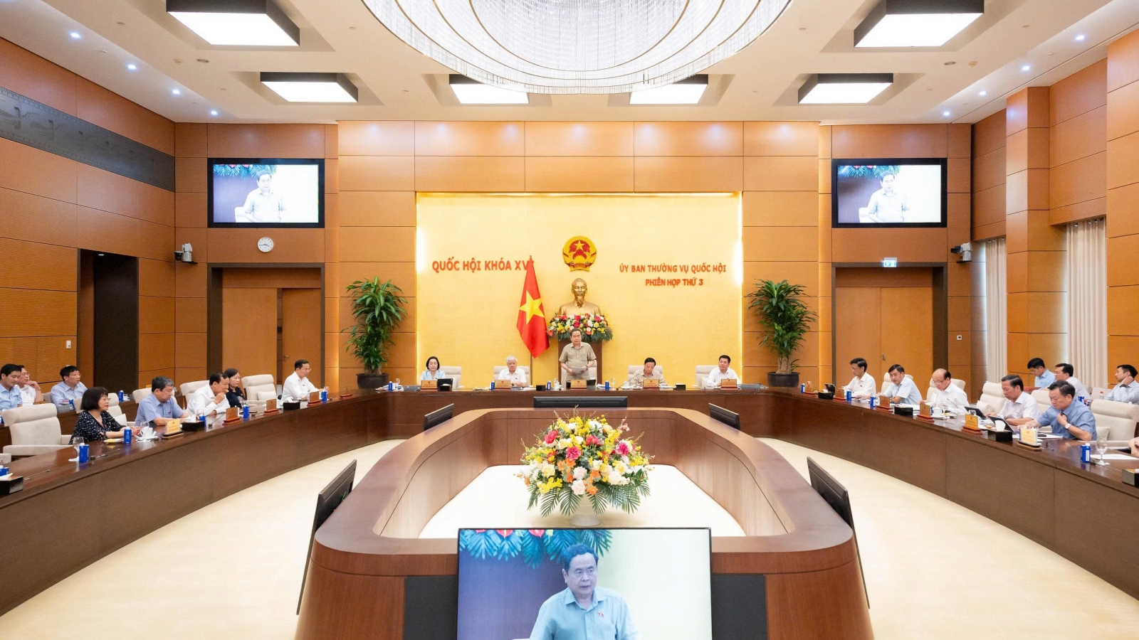 Chủ tịch Quốc hội: Tuyệt đối không chạy theo số lượng để lấy thành tích