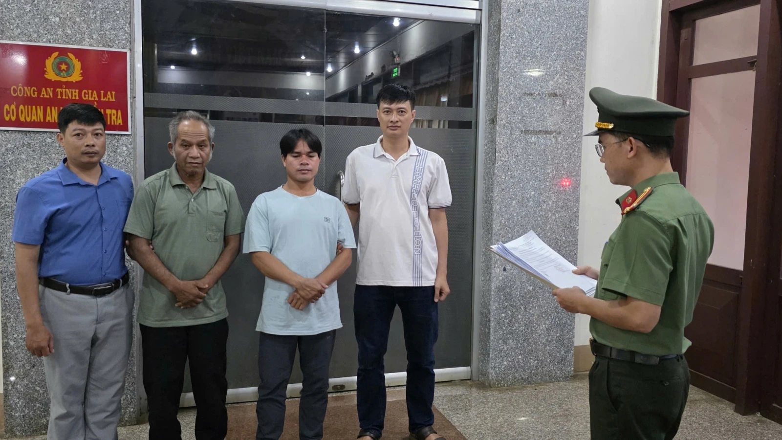Bắt giữ 2 đối tượng phá hoại chính sách đoàn kết