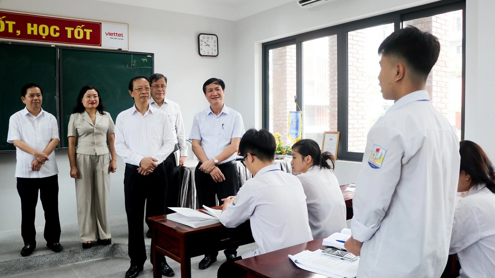 Bộ GD&ĐT rà soát công tác tổ chức thi tốt nghiệp THPT 2026 với các tỉnh, thành