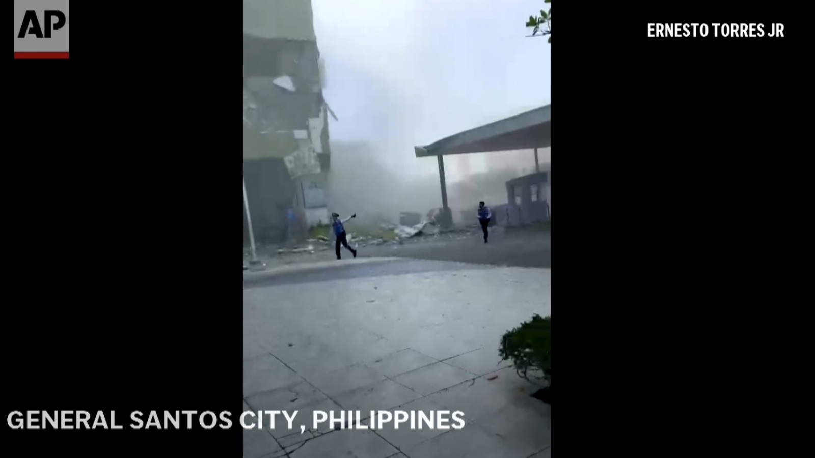 Video động đất 7,8 độ rung chuyển miền nam Philippines
