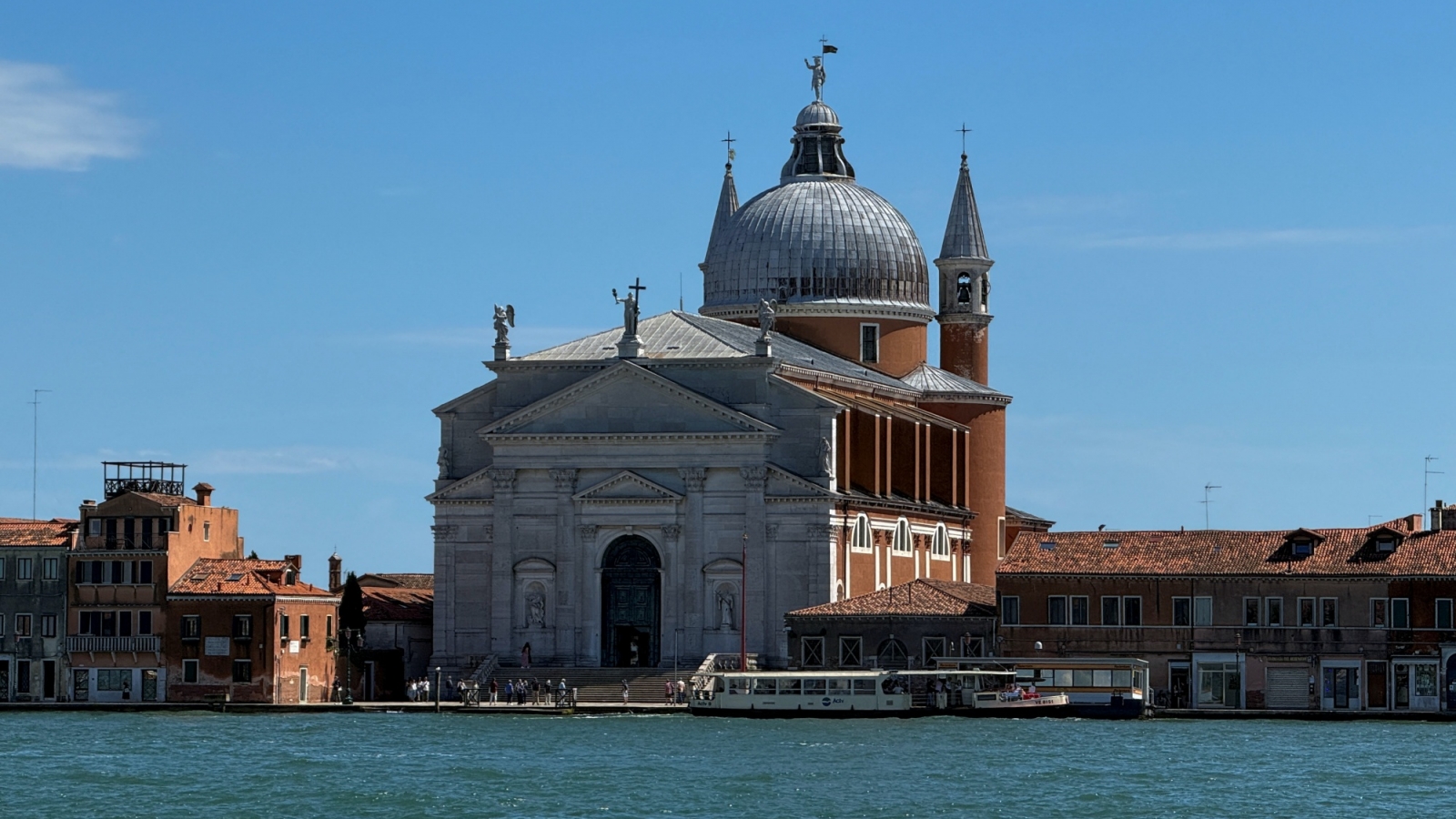 Venice tiếp tục tăng phí để hạn chế tình trạng quá tải du lịch