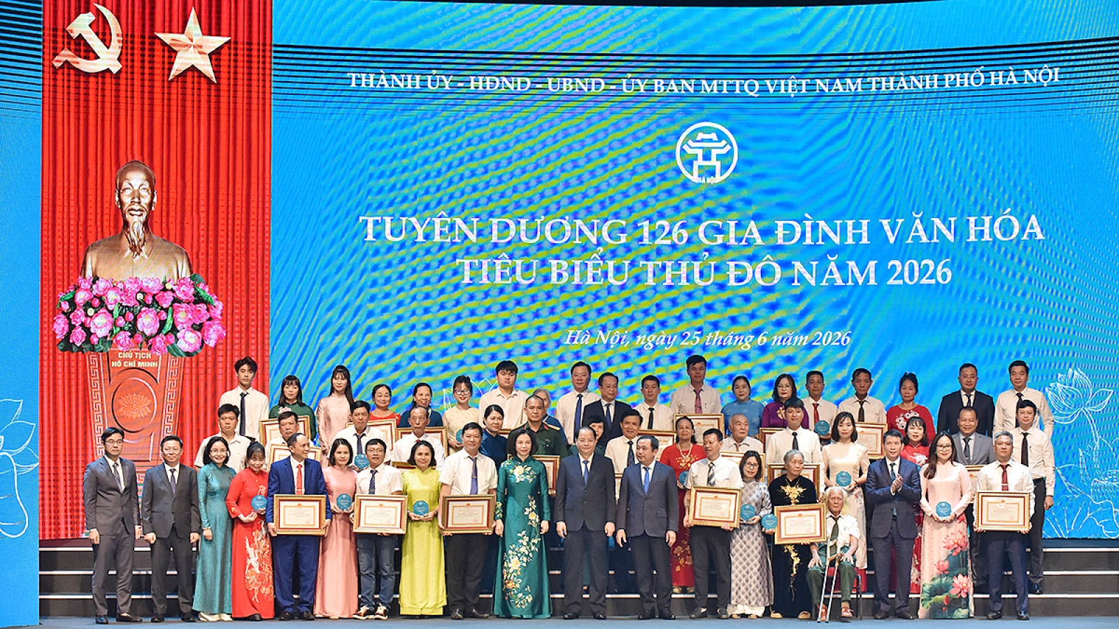 Hà Nội tuyên dương 126 gia đình văn hóa tiêu biểu, lan toả giá trị gia đình
