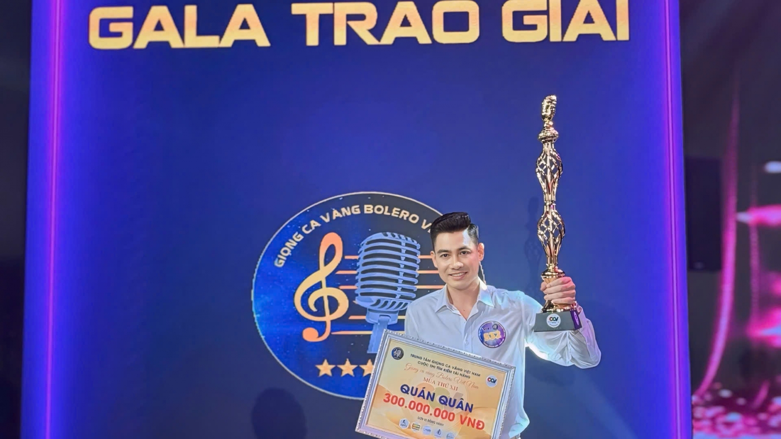 Quán quân Giọng ca vàng Bolero từng thi trượt đại học, đi xuất khẩu lao động