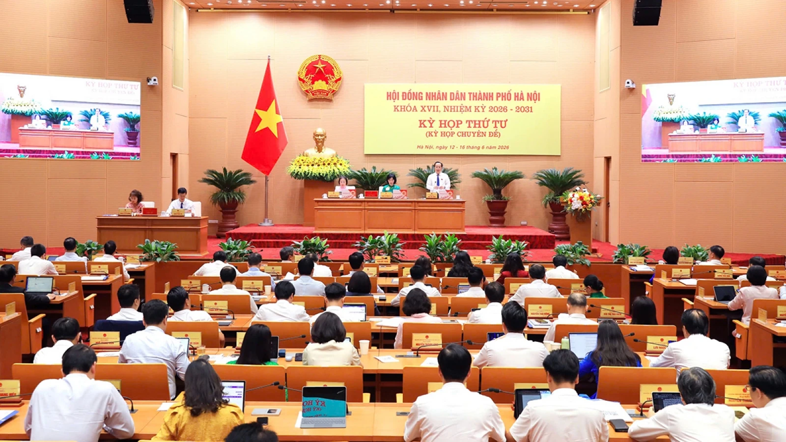 Chuyển các cơ chế của Luật Thủ đô thành công trình, dự án phục vụ người dân