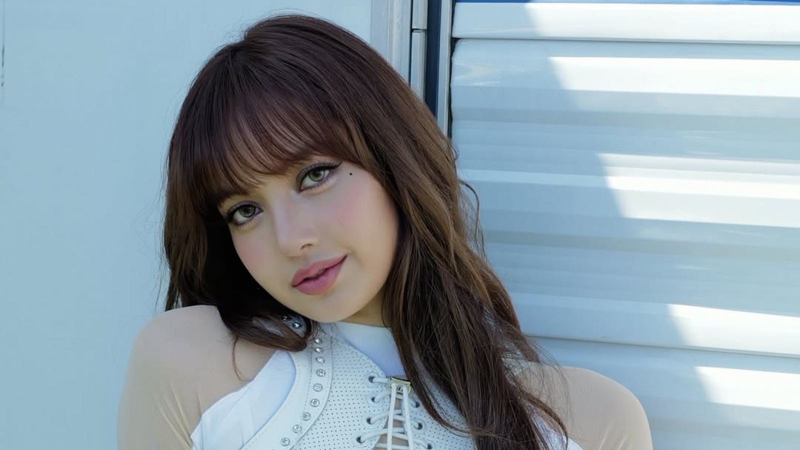 Lisa xin lỗi sau sự kiện kỷ niệm 10 năm BLACKPINK gây tranh cãi