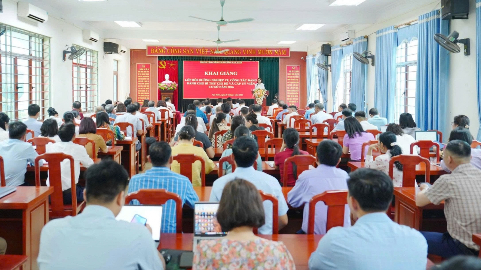 Thái Nguyên yêu cầu bí thư thôn, tổ dân phố phải biết sử dụng các nền tảng số