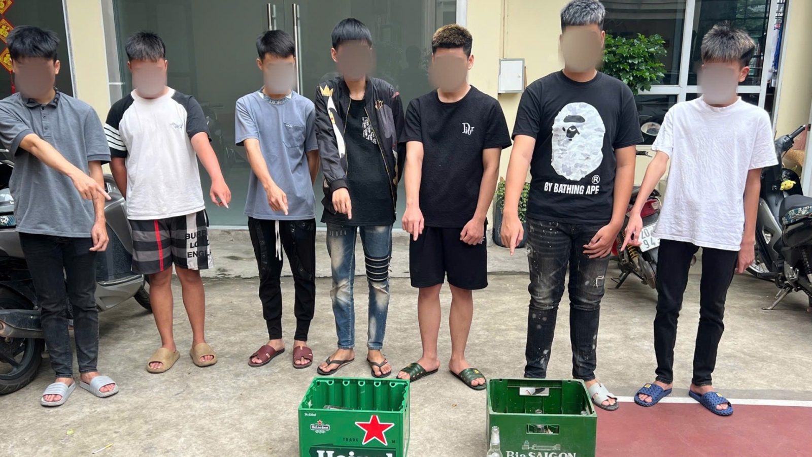 Ngăn chặn nhóm thanh thiếu niên mang hung khí đi giải quyết mâu thuẫn