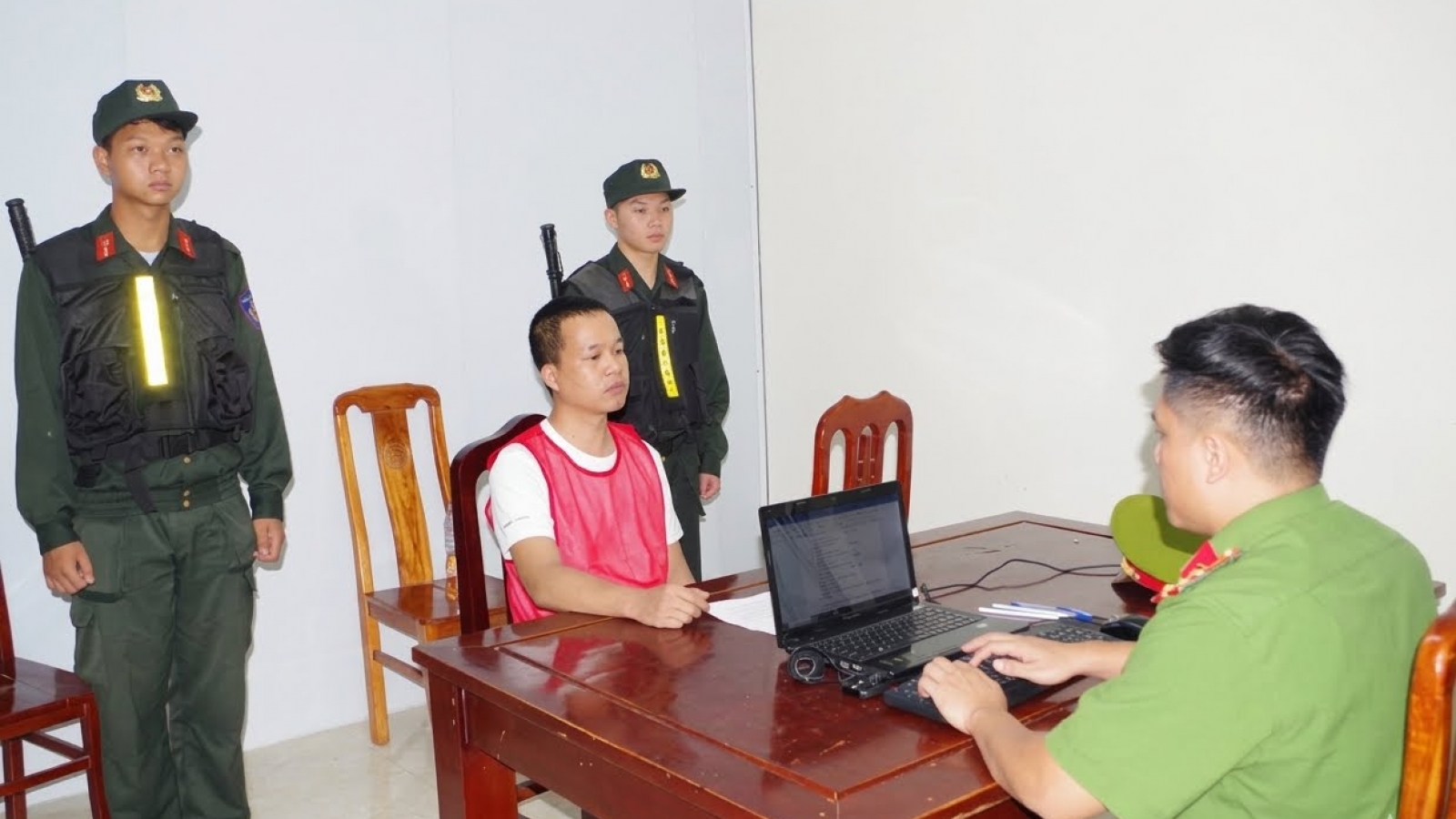 Triệt phá đường dây lừa đảo hơn 250 tỷ đồng có "sào huyệt" tại Campuchia
