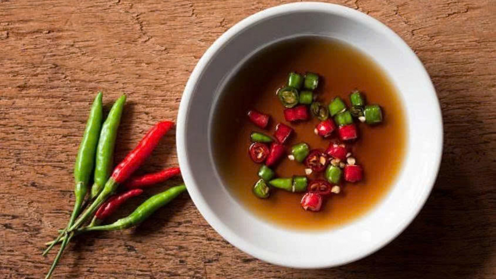 Bất ngờ lượng calo trong nước mắm: Ăn nhiều có béo như nhiều người nghĩ?
