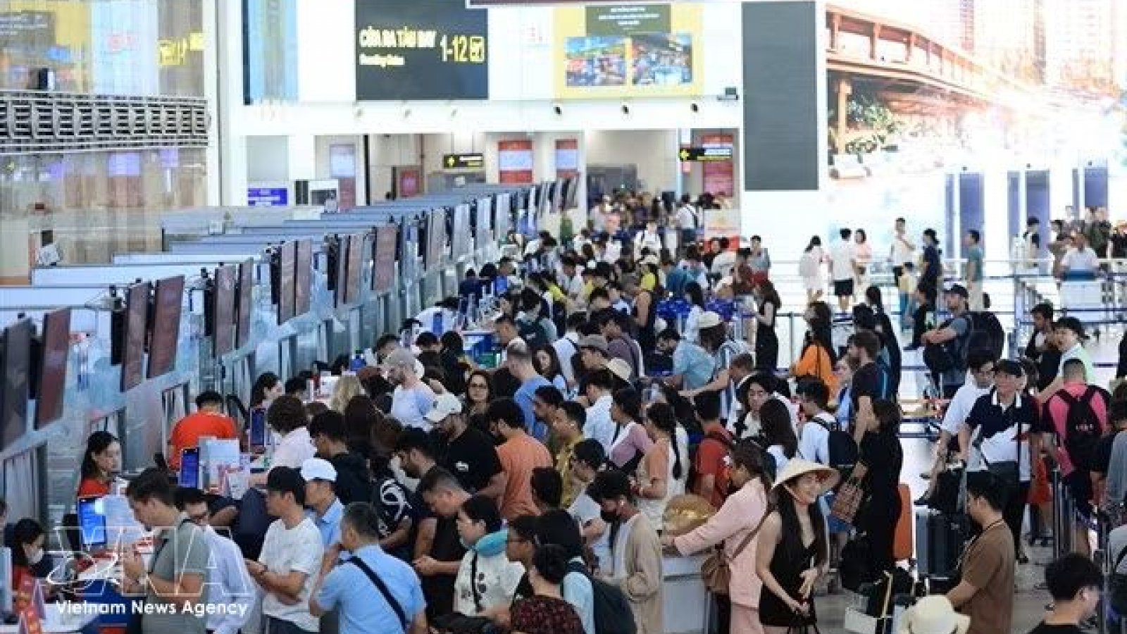 Passengers to be compensated for flight delays from next month