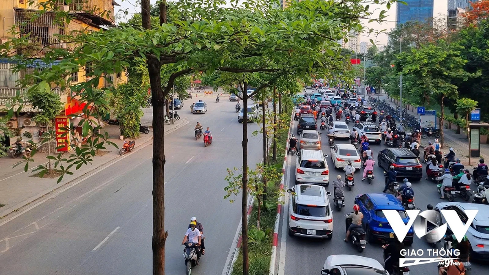 Phân luồng đảo chiều, cơ hội hạ nhiệt cho giao thông Hà Nội?