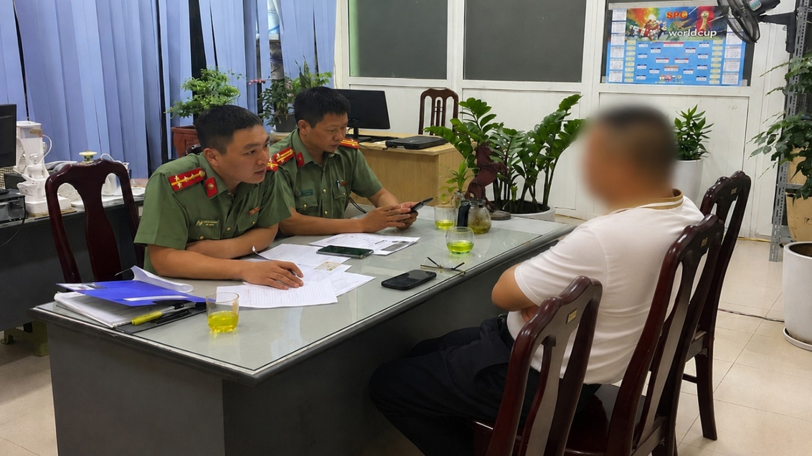Phạt người đàn ông ở Hà Nội tung tin sai sự thật trên mạng xã hội