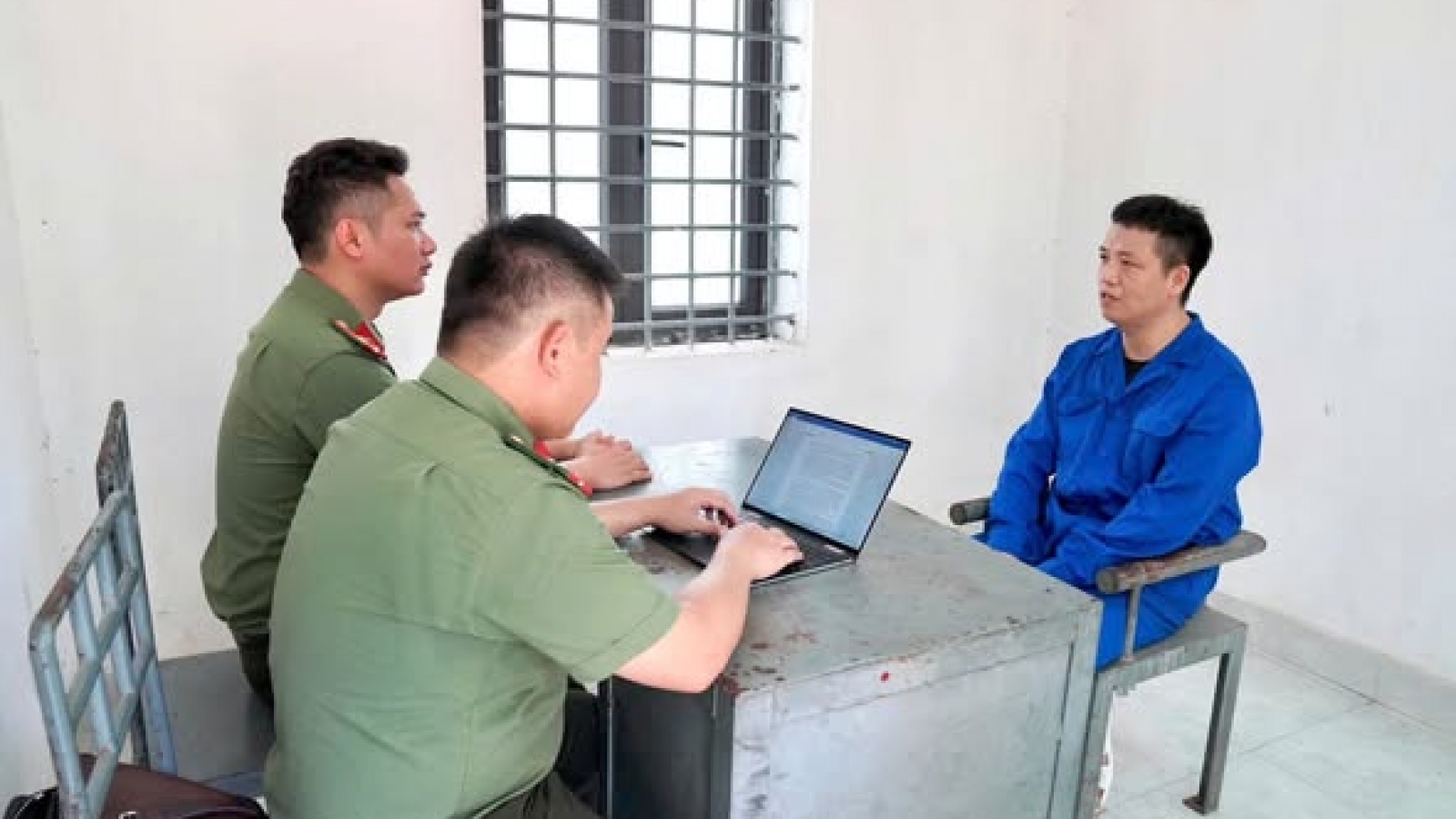 Triệt phá đường dây mua bán súng hơi chế rao bán là “đồ áp lực hơi”