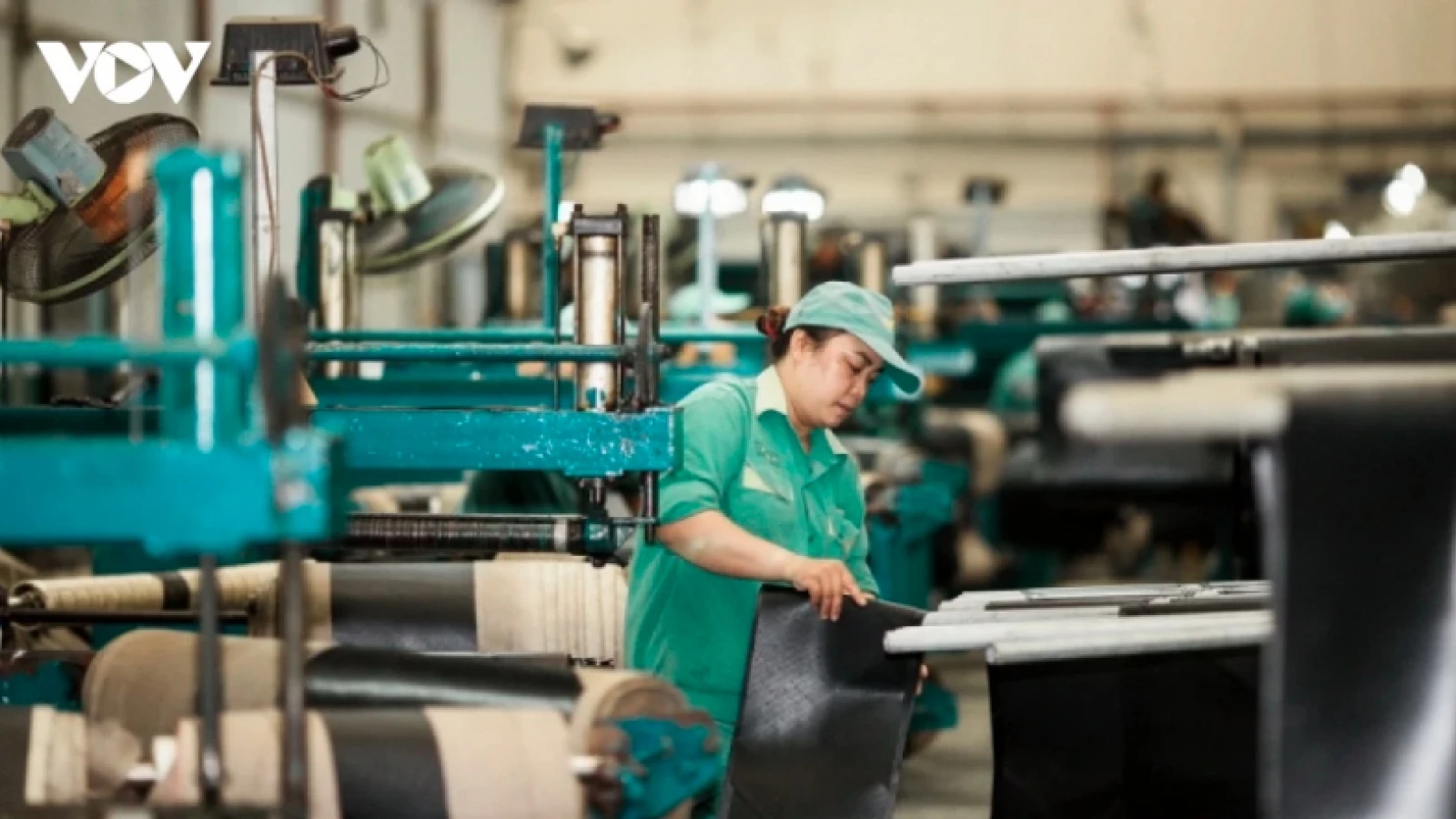 Chính phủ chỉ đạo tiếp tục hoàn thiện cơ chế điều hành thị trường xăng dầu