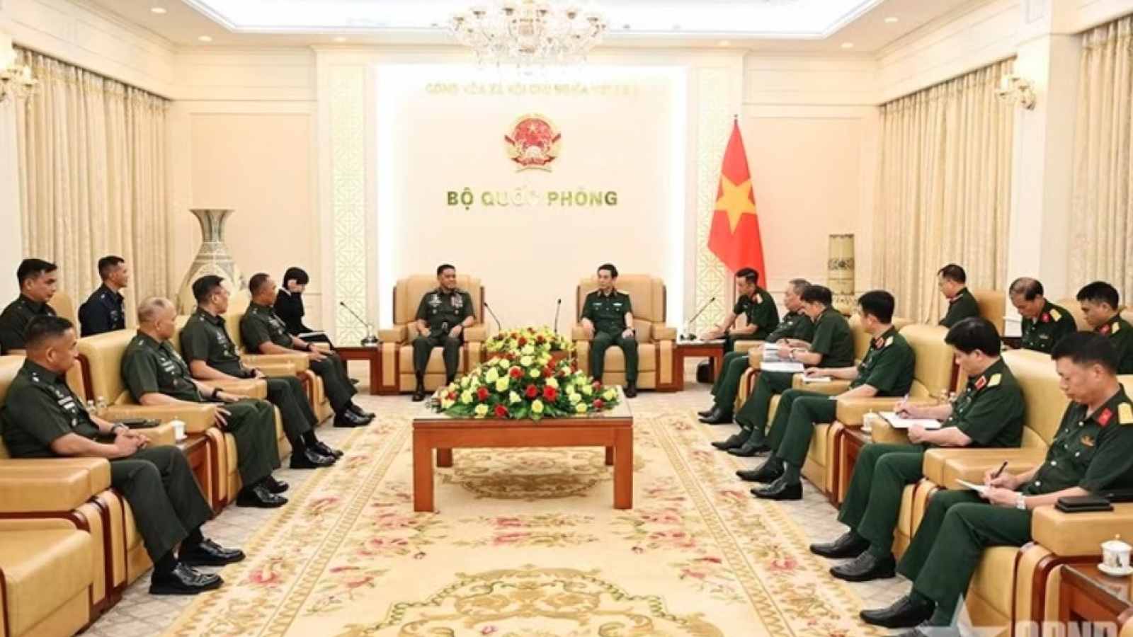 Vietnam, Philippines move to implement newly signed defence cooperation memorandum