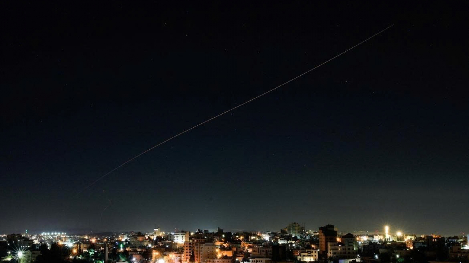Israel dọa tấn công toàn lực chống Iran nếu bị khiêu khích