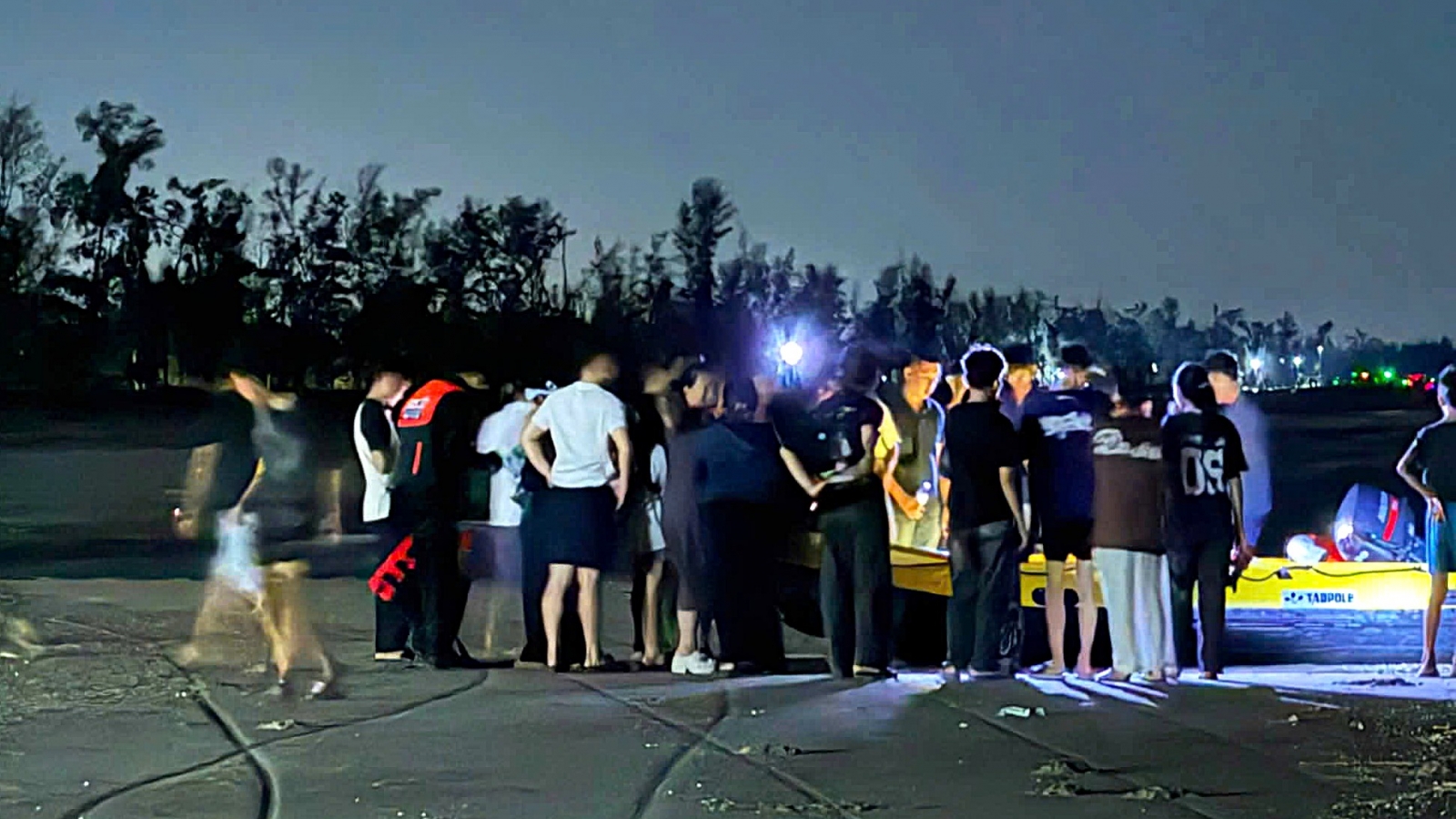 Tìm thấy thi thể bé trai tử vong khi tắm biển tại Hà Tĩnh