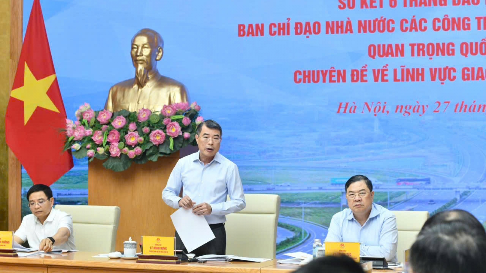 Thủ tướng chủ trì sơ kết các dự án giao thông vận tải trọng điểm