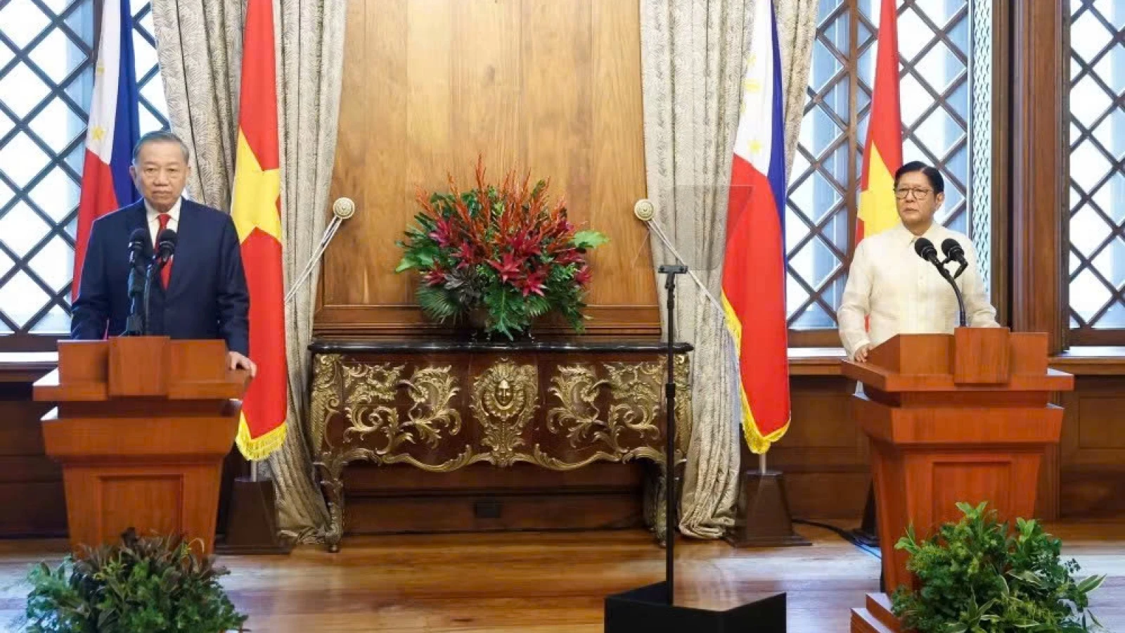 Tổng Bí thư, Chủ tịch nước Tô Lâm và Tổng thống Philippines gặp gỡ báo chí