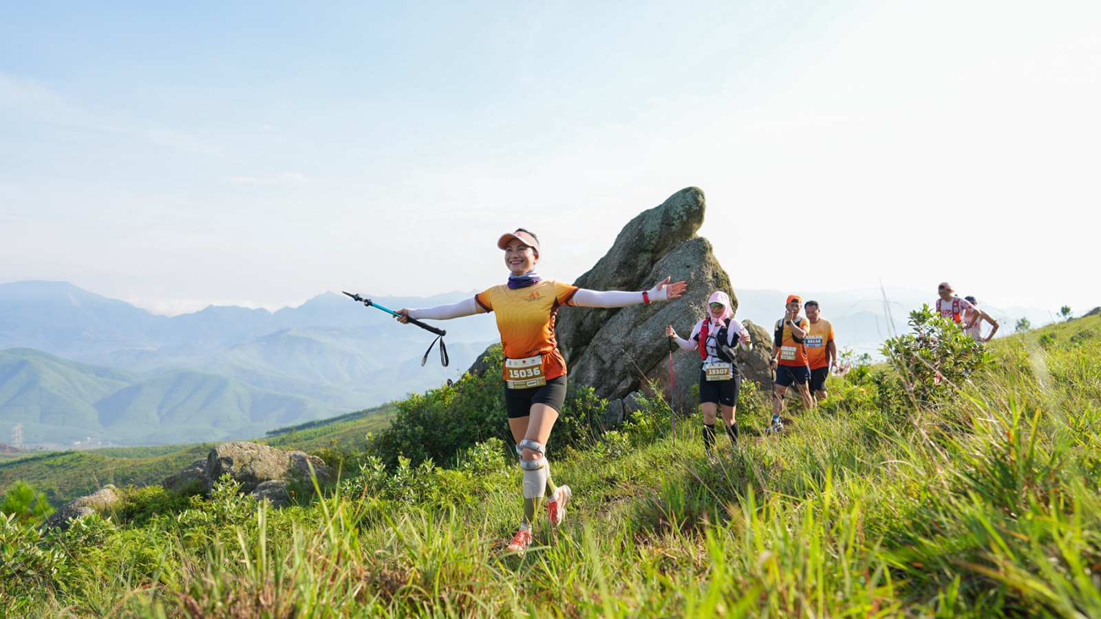 Chinh phục đường chạy trail “băng rừng vượt núi” ở Uông Bí (Quảng Ninh)