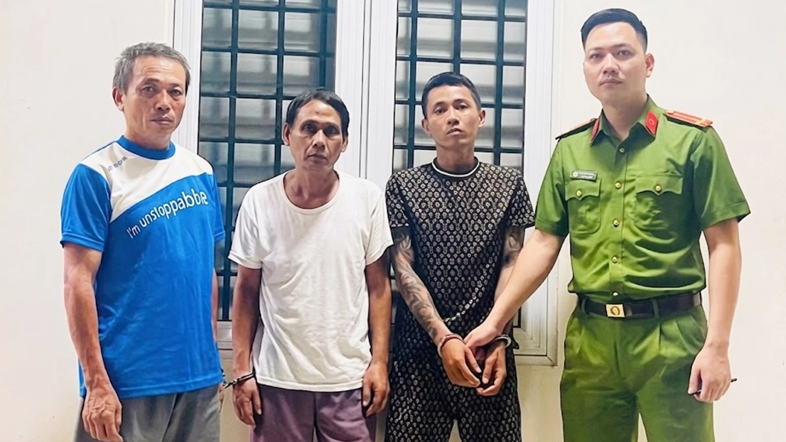 Triệt phá đường dây heroin trong cùng thôn ở Hà Nội, 3 đối tượng sa lưới