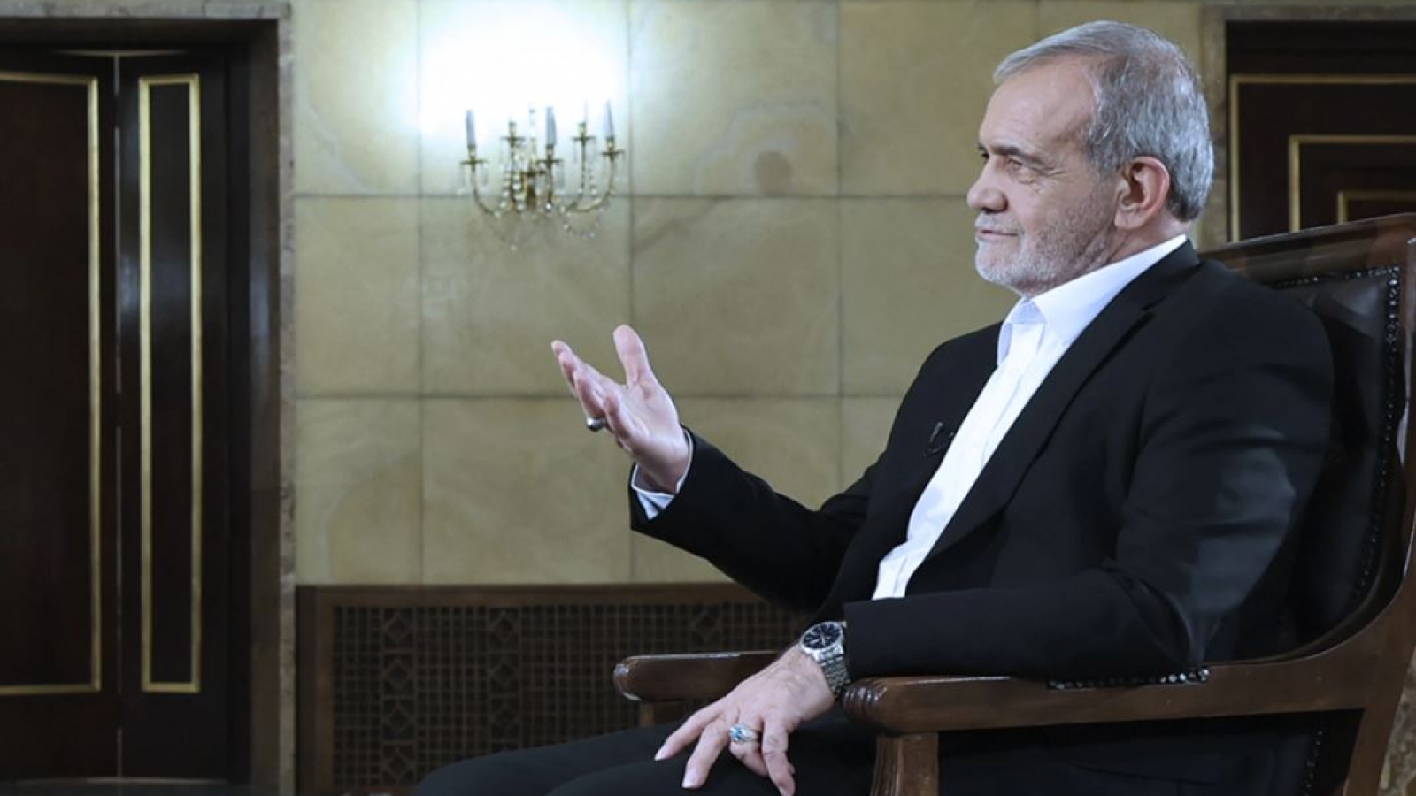 Iran phát tín hiệu hòa dịu với Mỹ nhưng vẫn để ngỏ đòn đáp trả quyết liệt