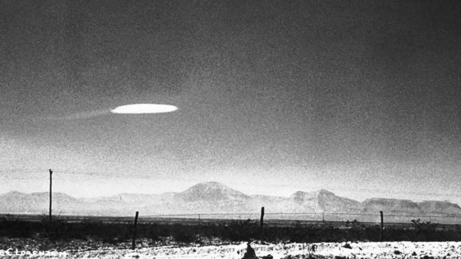 Những hiện tượng bí ẩn trong hồ sơ UFO giải mật mới được Lầu Năm Góc công bố