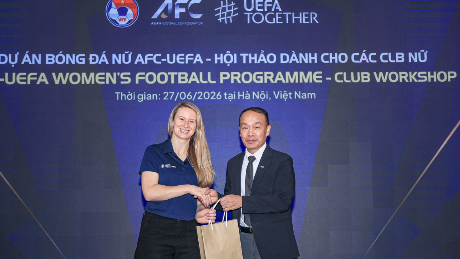 Bóng đá nữ Việt Nam nhận được sự hỗ trợ lớn từ UEFA