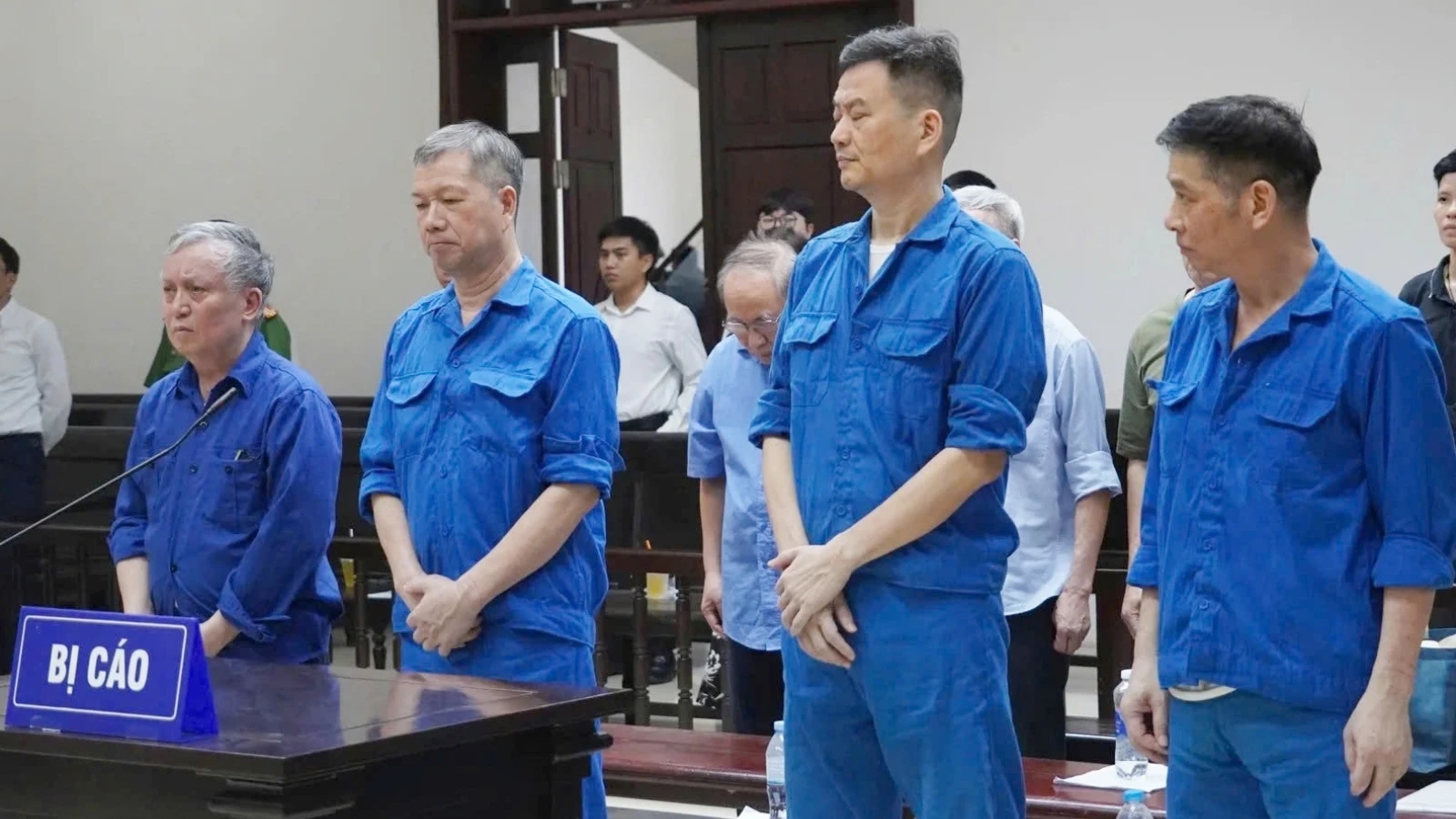 Trả tự do cho nhiều bị cáo tại tòa trong vụ án liên quan Tập đoàn Vicem